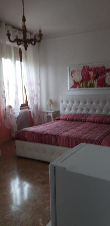 Antica Casa Di Famiglia Hotel Castiglione del Lago Bagian luar foto