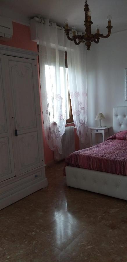 Antica Casa Di Famiglia Hotel Castiglione del Lago Bagian luar foto