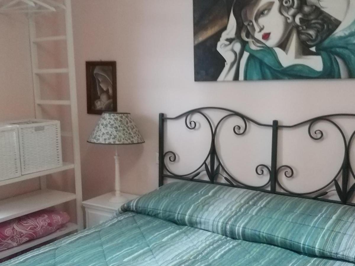Antica Casa Di Famiglia Hotel Castiglione del Lago Bagian luar foto