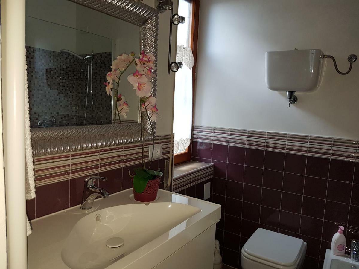 Antica Casa Di Famiglia Hotel Castiglione del Lago Bagian luar foto
