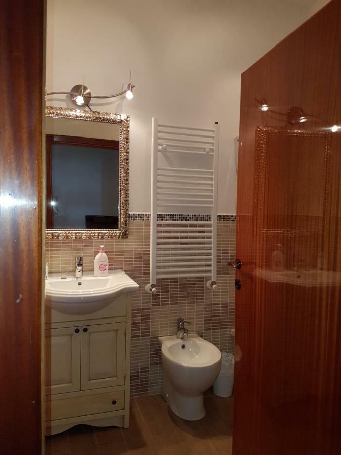 Antica Casa Di Famiglia Hotel Castiglione del Lago Bagian luar foto