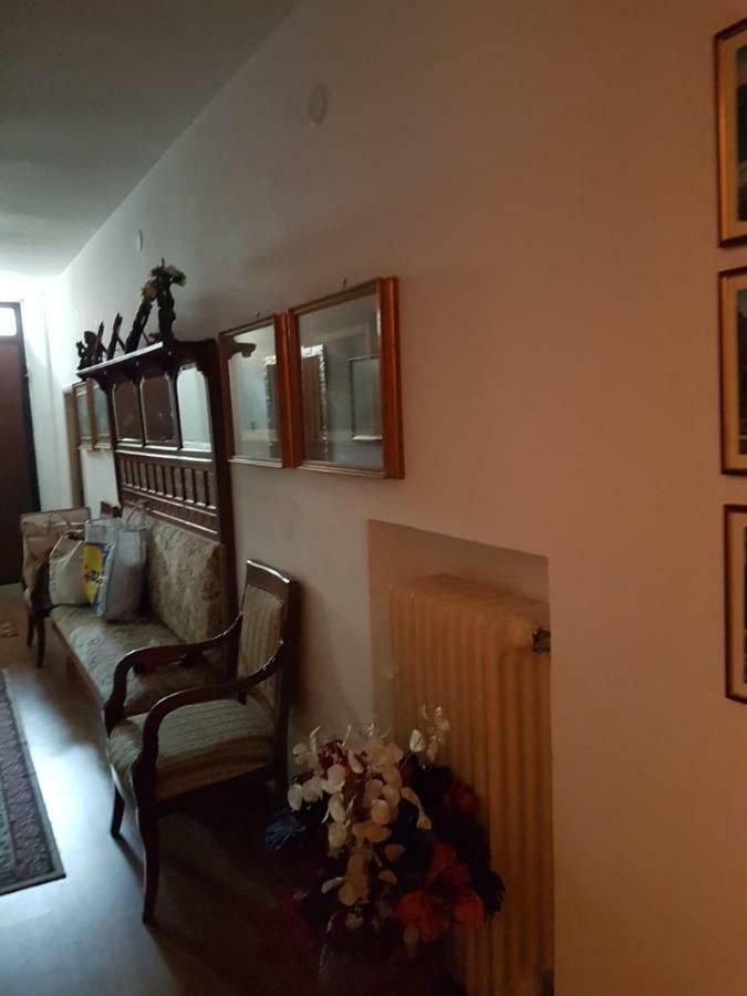 Antica Casa Di Famiglia Hotel Castiglione del Lago Bagian luar foto