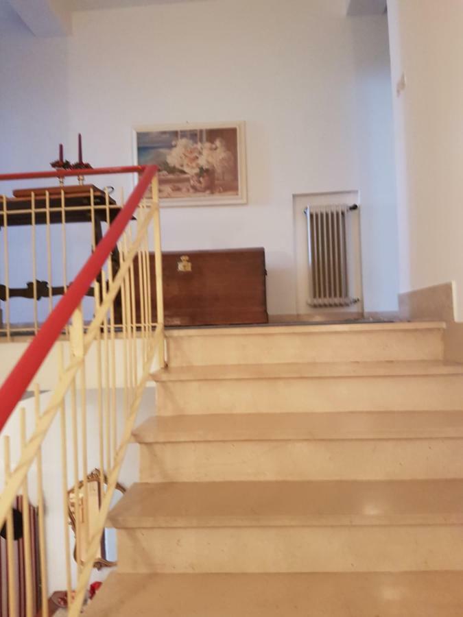 Antica Casa Di Famiglia Hotel Castiglione del Lago Bagian luar foto