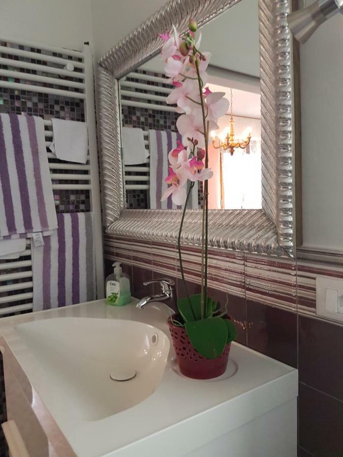 Antica Casa Di Famiglia Hotel Castiglione del Lago Bagian luar foto