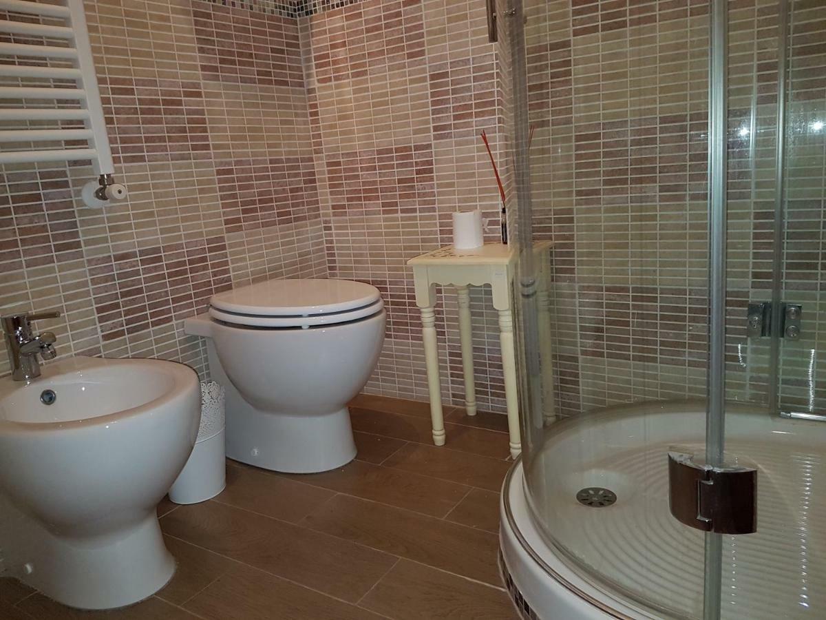 Antica Casa Di Famiglia Hotel Castiglione del Lago Bagian luar foto