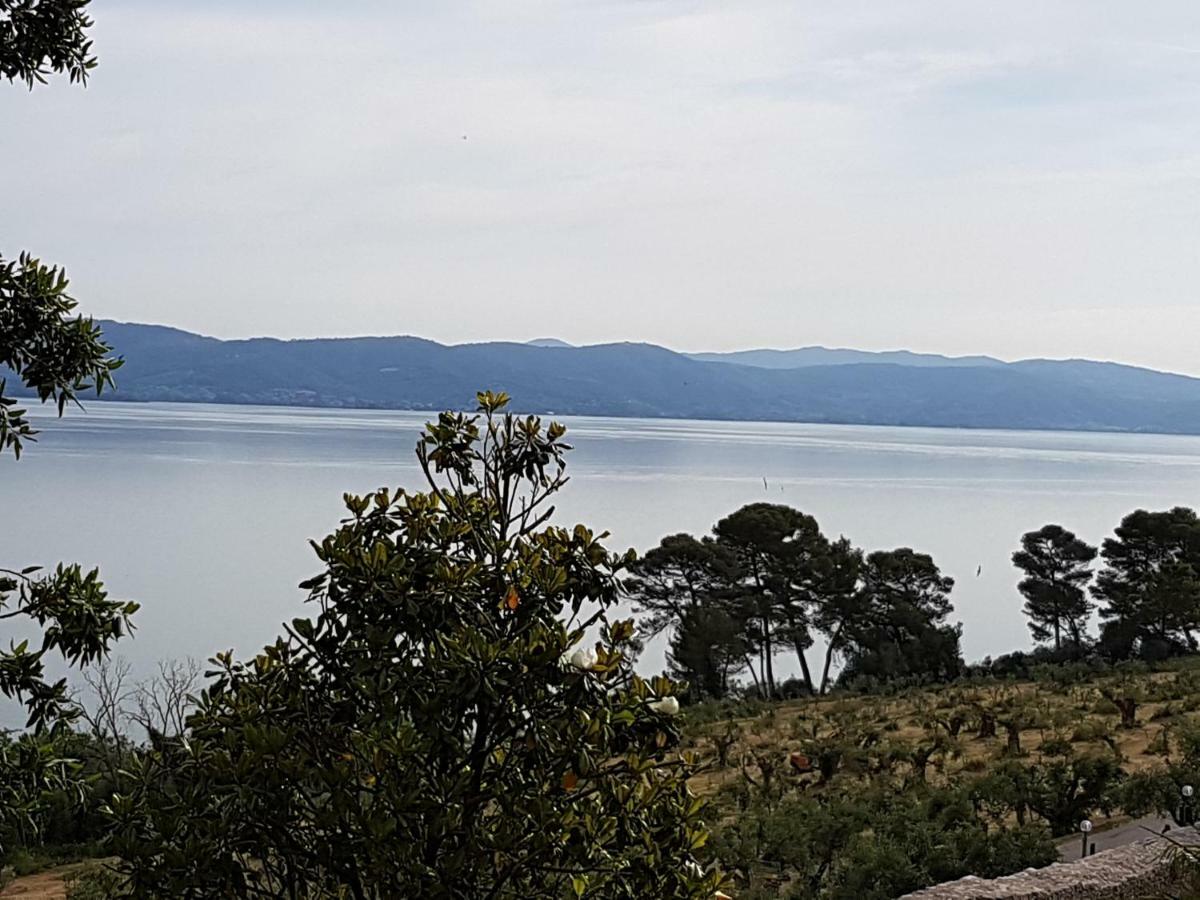 Antica Casa Di Famiglia Hotel Castiglione del Lago Bagian luar foto