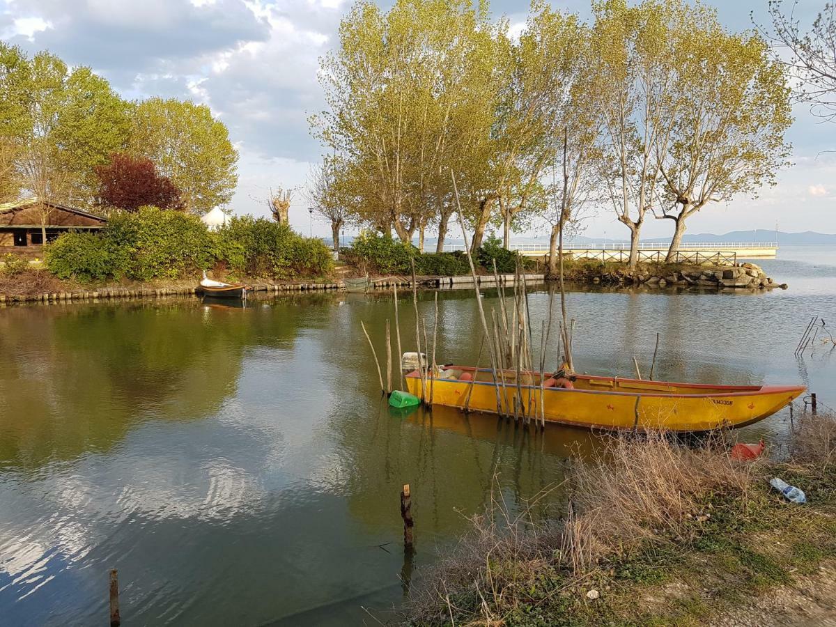 Antica Casa Di Famiglia Hotel Castiglione del Lago Bagian luar foto