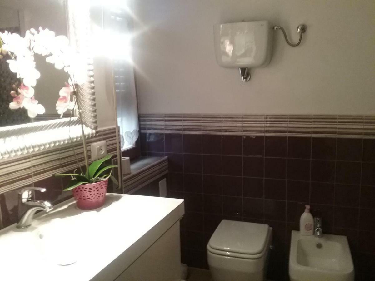 Antica Casa Di Famiglia Hotel Castiglione del Lago Bagian luar foto