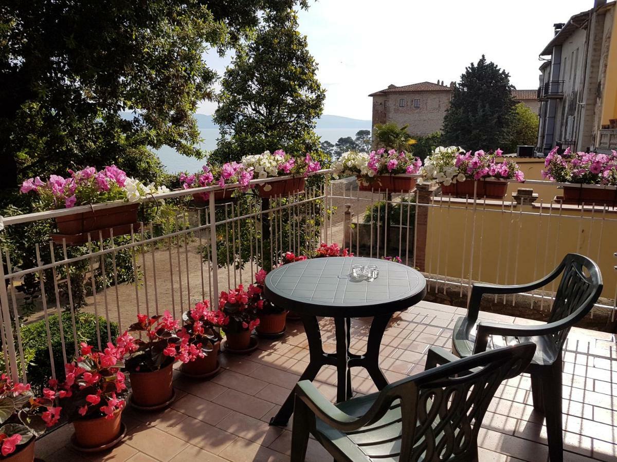 Antica Casa Di Famiglia Hotel Castiglione del Lago Bagian luar foto