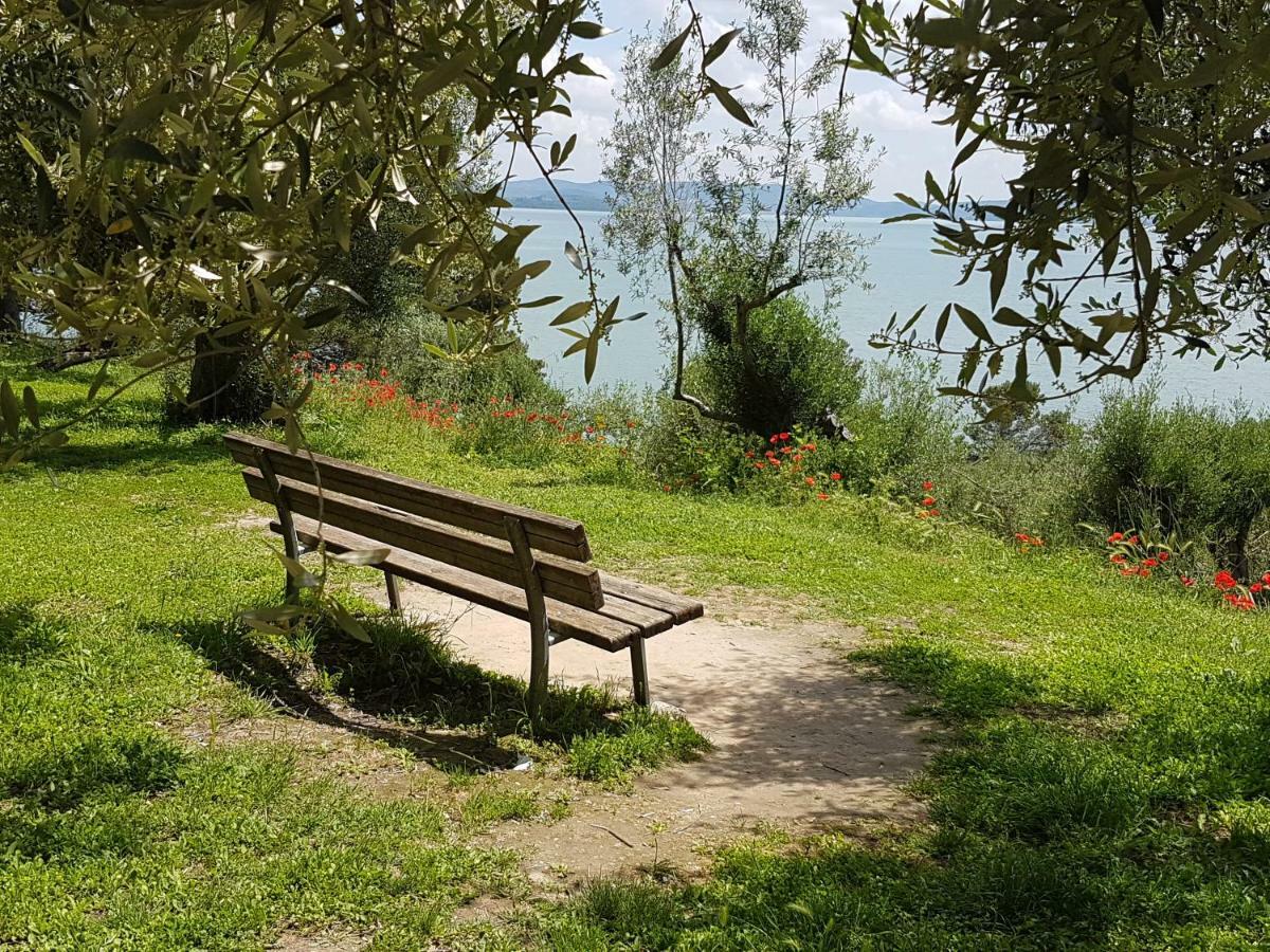 Antica Casa Di Famiglia Hotel Castiglione del Lago Bagian luar foto