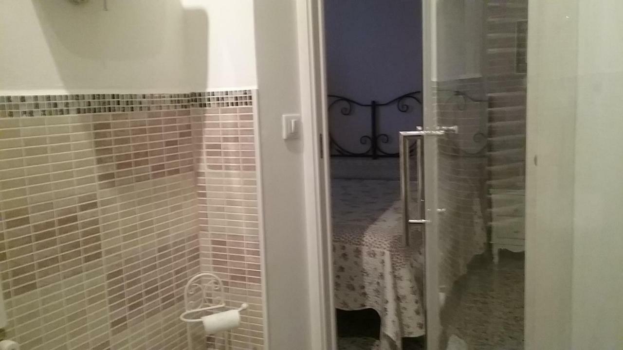 Antica Casa Di Famiglia Hotel Castiglione del Lago Bagian luar foto