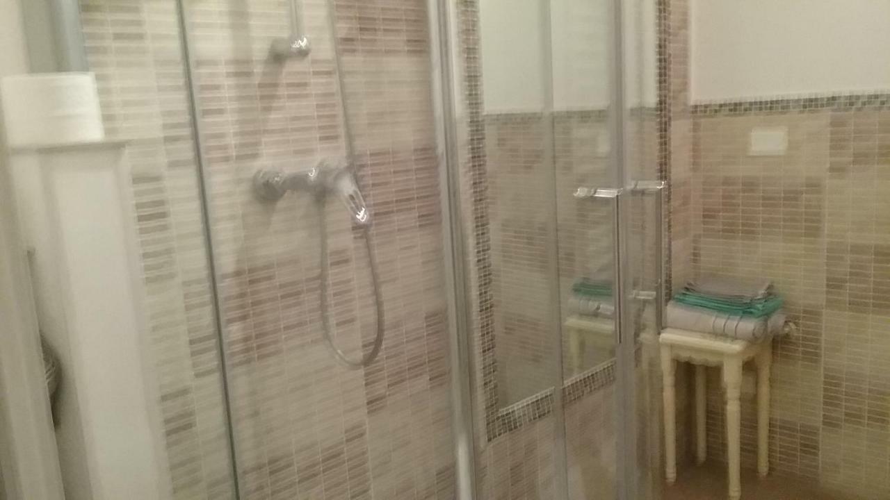 Antica Casa Di Famiglia Hotel Castiglione del Lago Bagian luar foto
