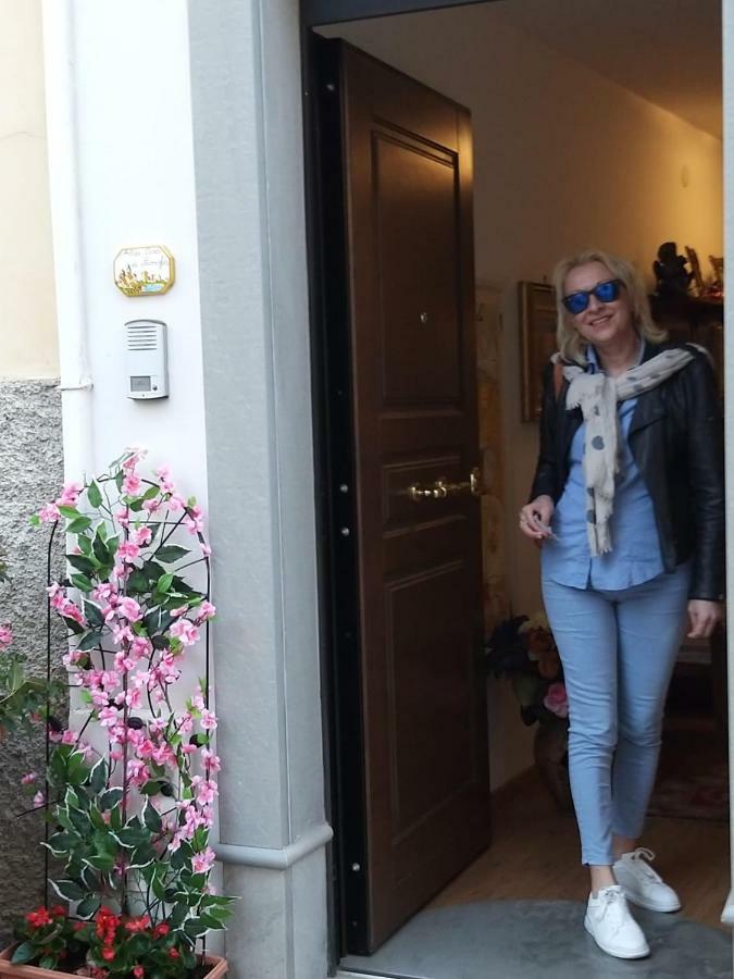 Antica Casa Di Famiglia Hotel Castiglione del Lago Bagian luar foto